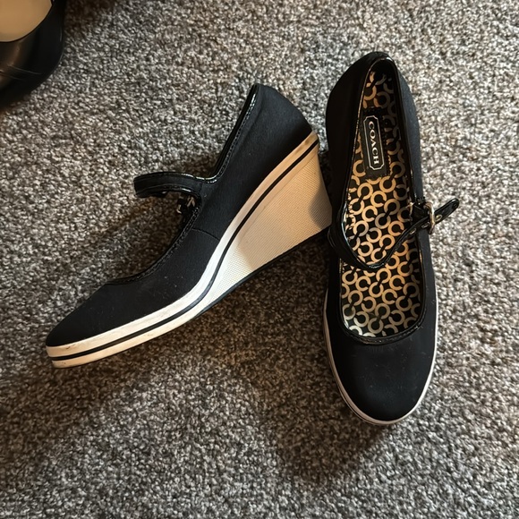 Women’s coach leatherware wedge heel - Picture 2 of 3